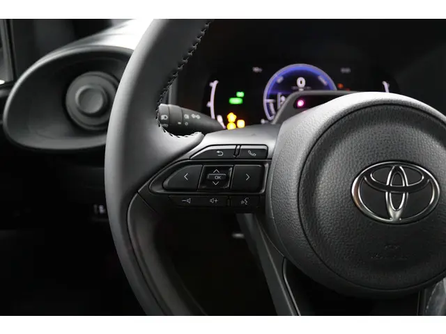 Toyota Aygo X Hybrid 115 play 2026 Hybride Benzine 17