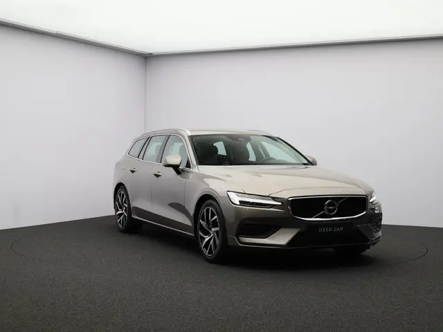 Volvo V60 2.0 T4 Momentum Pro 2020 Benzine 35
