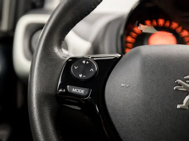 Peugeot 108 1.0 VTi Sport 2014 Benzine 18
