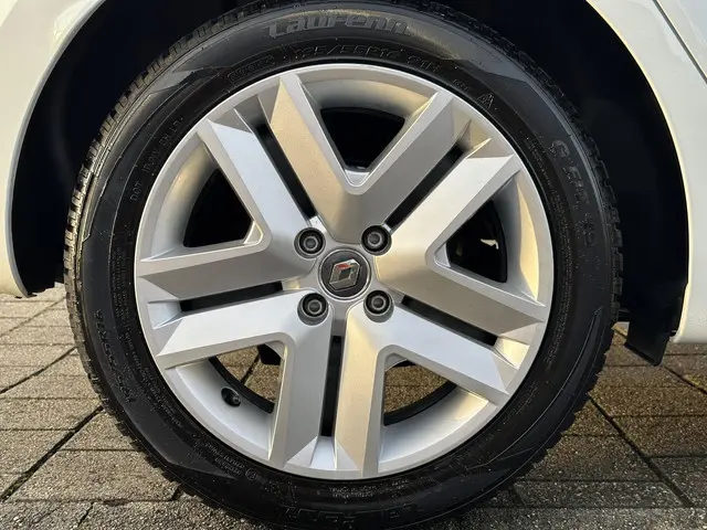 Renault Clio TCe 100 Bi-Fuel Zen 2022 Benzine 32