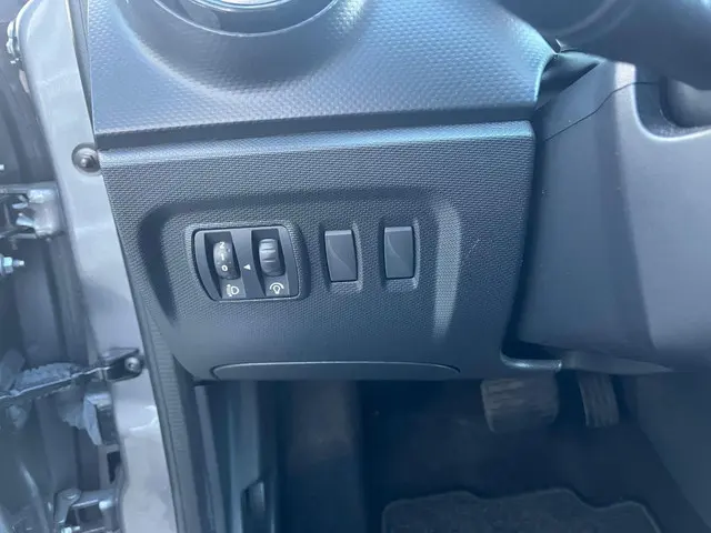 Renault Captur 1.2 TCe Helly Hansen 2015 Benzine 33