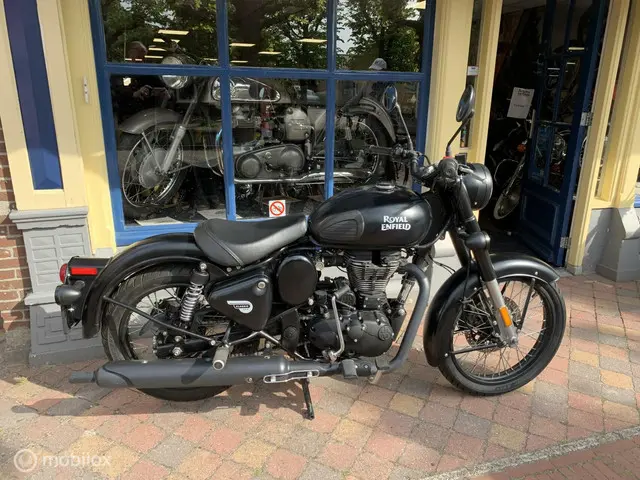 Royal Enfield Classic 3