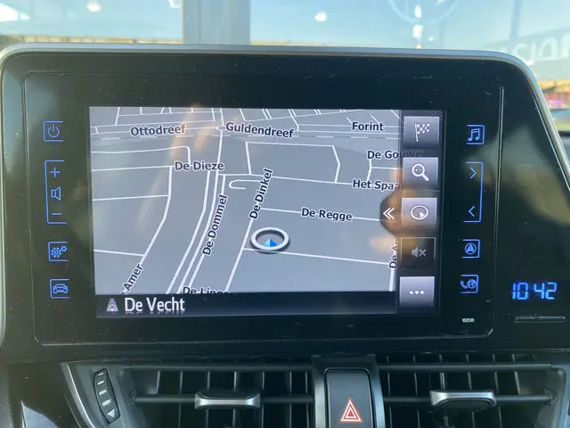 Toyota C-HR 1.8 Hybrid Bi-Tone 2018 Hybride Benzine 24