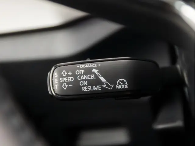 Škoda Kamiq 1.0 TSI Luxury Sport 2021 Benzine 21