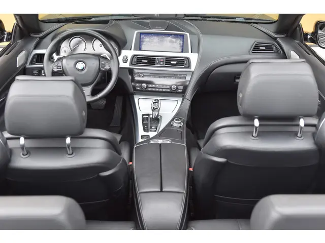 BMW 6 Serie Cabrio 640xi High Executive 2013 Benzine 3