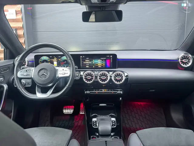 Mercedes-Benz A-Klasse 180 Premium Plus 2020 Benzine 21