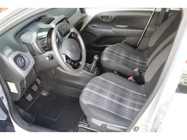 Peugeot 108 1.0 e-VTi Active *Carplay !! 2019 Benzine 9