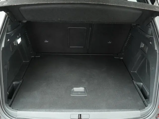 Peugeot 3008 1.6 e-THP GT Line 2018 Benzine 9