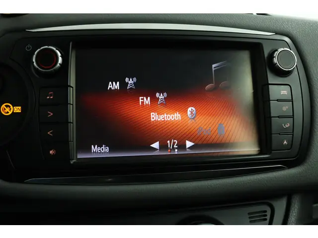 Toyota Yaris 1.0 VVT-i Comfort 2015 Benzine 42