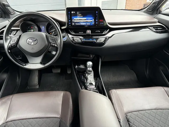 Toyota C-HR 1.8 Hybrid Executive 2019 Hybride Benzine 10