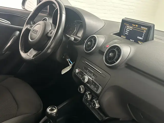 Peugeot 2008 1.2 PureTech Style 2014 Benzine 10