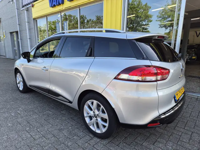 Renault Clio Estate 0.9 TCe Limited 2020 Benzine 2