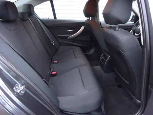 BMW 3 Serie 320i Executive AUTOMAAT 2015 Benzine 21