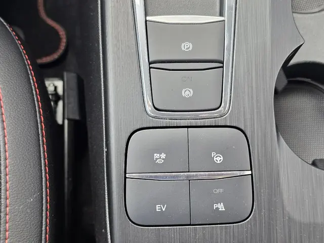 Ford Kuga 2.5 PHEV ST-Line X 2024 Hybride Benzine 27
