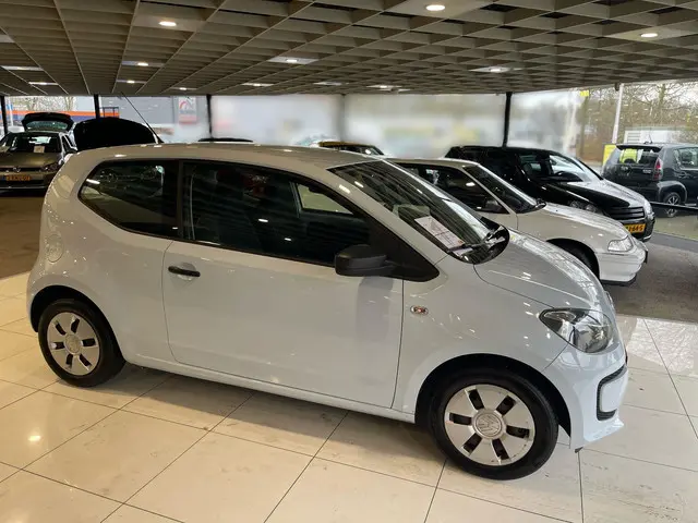 Volkswagen up! 1.0 take up! BlueMotion 2012 Benzine 17