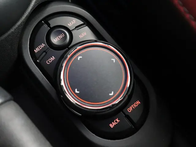 MINI Cooper S 2.0 2018 Benzine 19