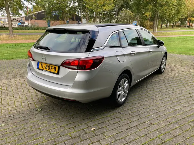Opel Astra 1.0 TURBO 77KW SPORTS TOURER 2018 Benzine 8