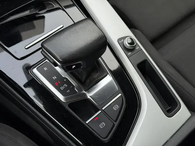 Audi A4 Avant 35 TFSI Aut. Business Sport 2021 Benzine 31