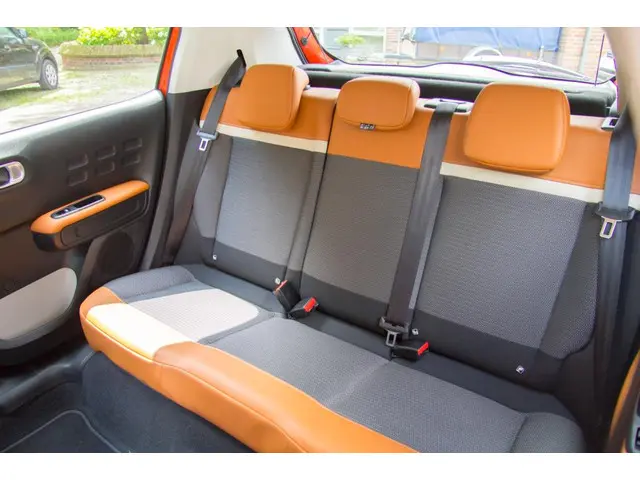 Citroën C3 1.2 PureTech Shine NWE DIST.RIEM 2017 Benzine 7