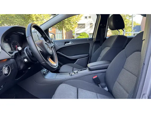 Mercedes-Benz B-Klasse 180 Ambition 2016 Benzine 15