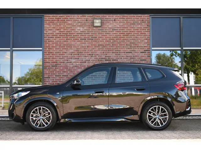 BMW X1 xDrive25e M-Sport 2024 Hybride Benzine 48