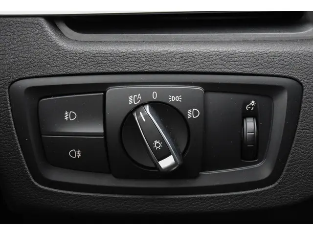 BMW X1 sDrive18i High Executive 2018 Benzine 19