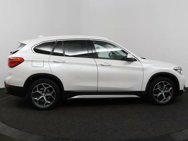 BMW X1 sDrive20i Centennial High Executive 2017 Benzine 6