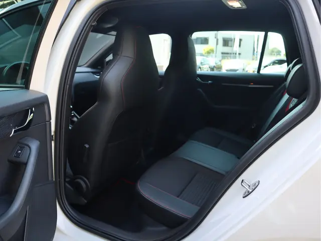 Škoda Octavia Combi 2.0 TSI RS 2014 Benzine 4