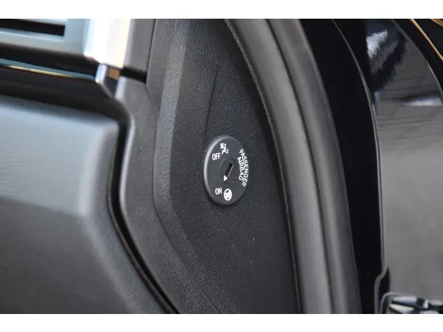 BMW 3 Serie Touring 320i 2018 Benzine 26