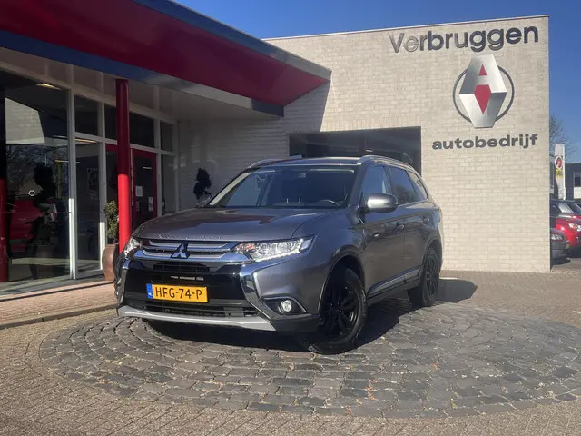 Mitsubishi Outlander 2.0 Business Edition 2018 Benzine 21