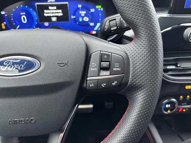 Ford Kuga 2.5 PHEV ST-Line X 2020 Hybride Benzine 18