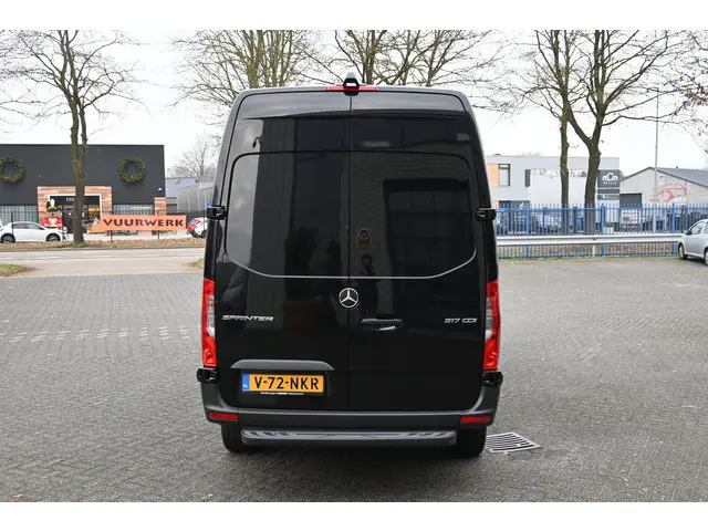 Mercedes-Benz Sprinter 317 CDI L2H2 2023 Diesel 12
