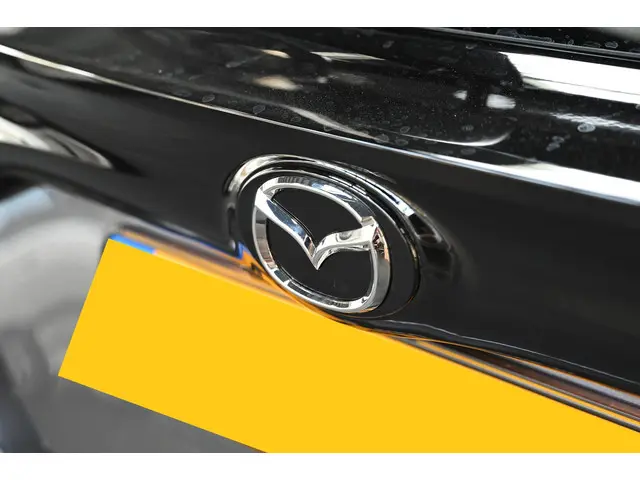 Mazda 2 Hybrid 116 automaat Select 2023 Hybride Benzine 6