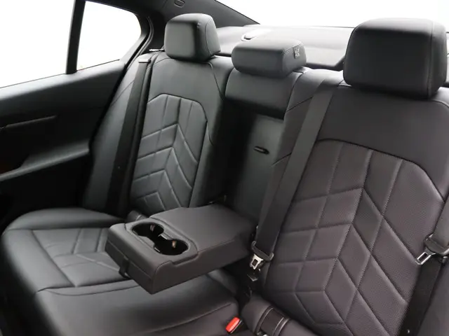 BMW 5 Serie Sedan 530e 2024 Hybride Benzine 15