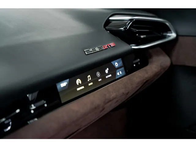 Ferrari 296 GTB 2024 Hybride Benzine 36