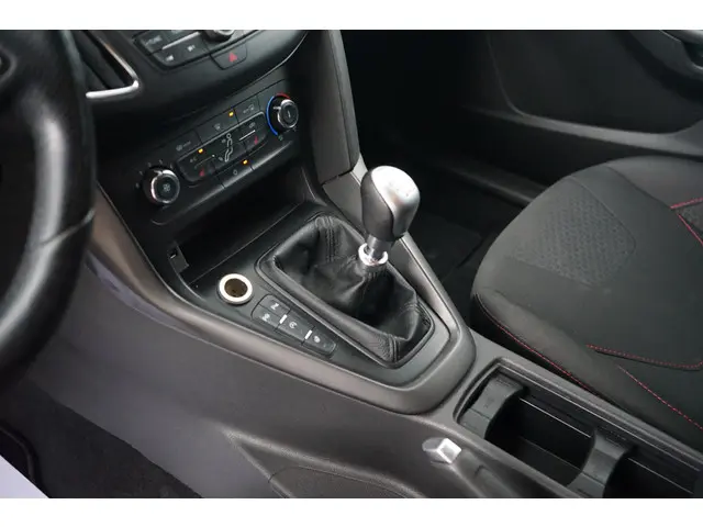 Ford Focus Wagon 1.0 St-line 2018 Benzine 32