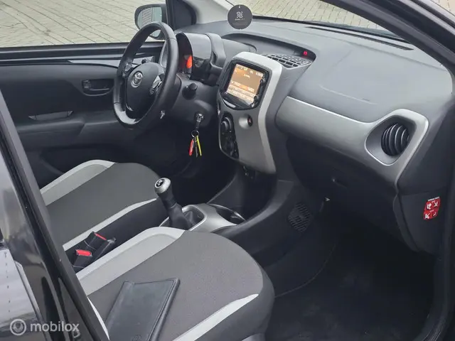Toyota Aygo 1.0 VVT-i x-play✅️Apk✅️Airco✅️ 2015 Benzine 12