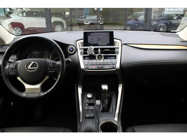 Lexus NX 300h AWD 25th Edition 2015 Hybride Benzine 9