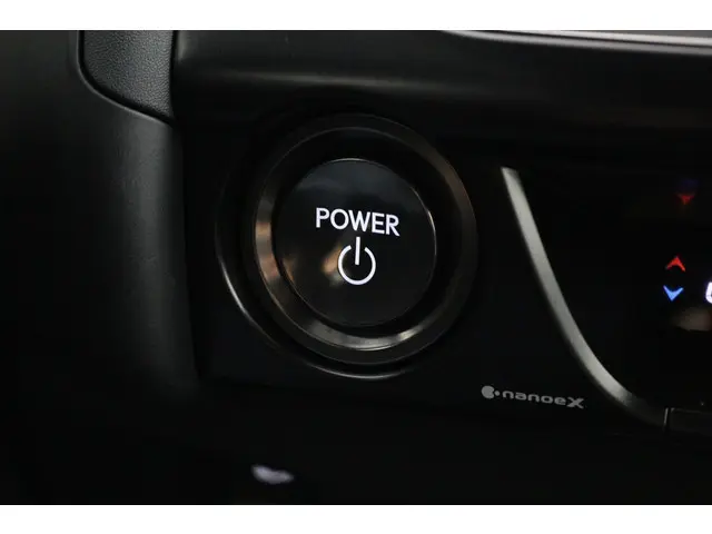 Lexus UX 300h F SPORT Design 2024 Hybride Benzine 45