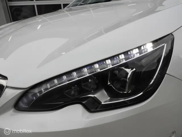 Peugeot 308 SW 1.2 e-THP Première 2014 Benzine 2