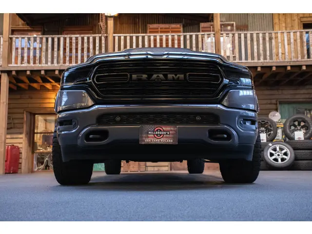 Dodge Ram 1500 5.7 V8 Limited 2024 LPG/Gas 4