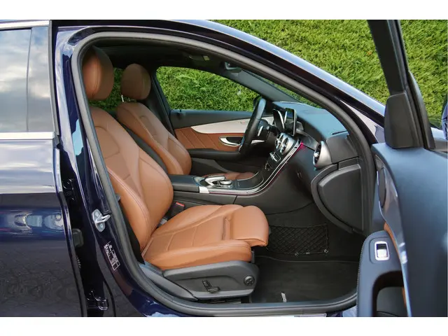 Mercedes-Benz C-Klasse C 180 AMG line 2020 Benzine 13