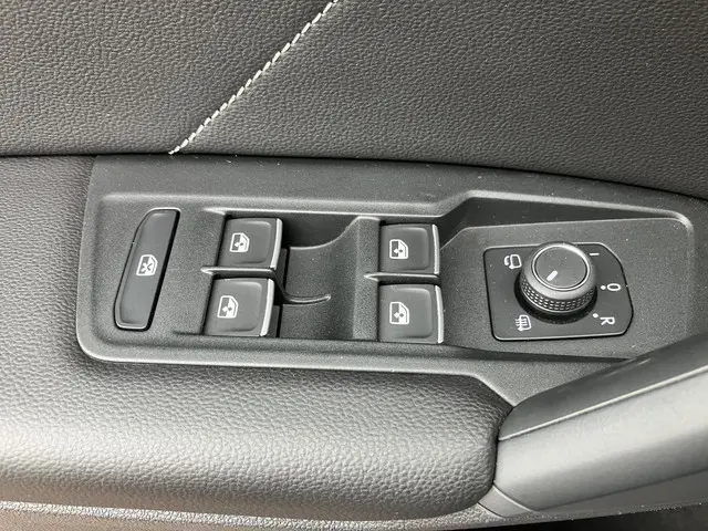 Volkswagen Tiguan 2.0 TDI R-Line Business+ 2022 Diesel 35