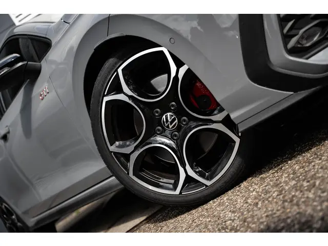 Volkswagen Golf 8.5 2.0 TSI GTI 2024 Benzine 10