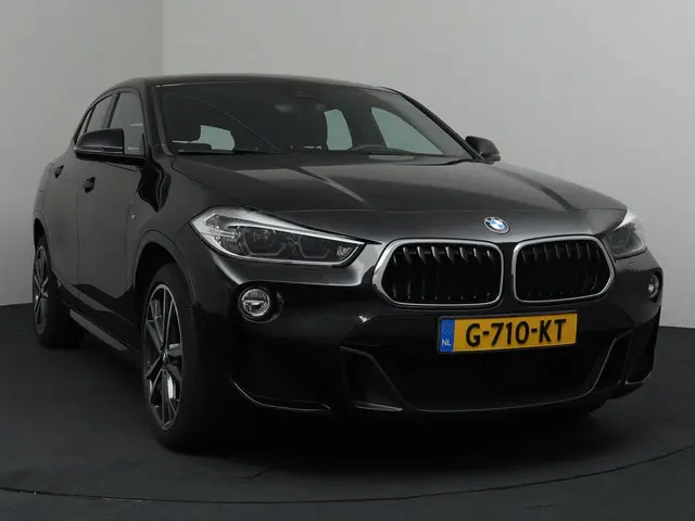 BMW X2 sDrive18i High Executive 2019 Benzine 32