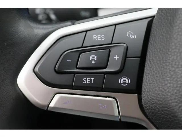 Volkswagen Golf 1.0 TSI Life 2021 Benzine 32