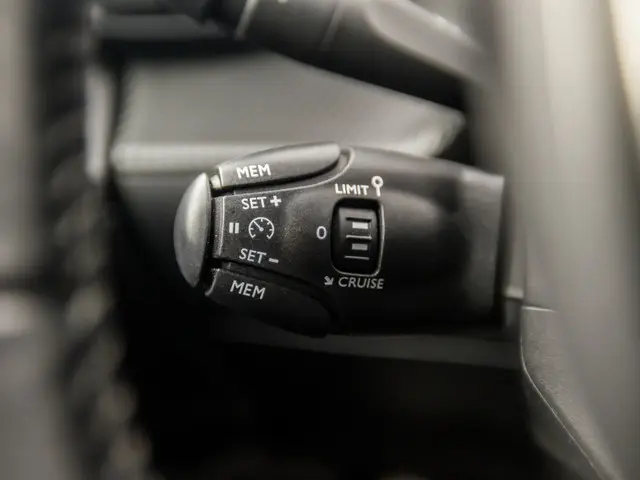 Peugeot 2008 1.2 PureTech Allure Sport 2020 Benzine 22