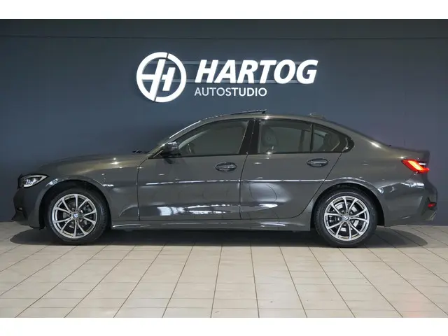 BMW 3 Serie 318i High Executive 2021 Benzine 9