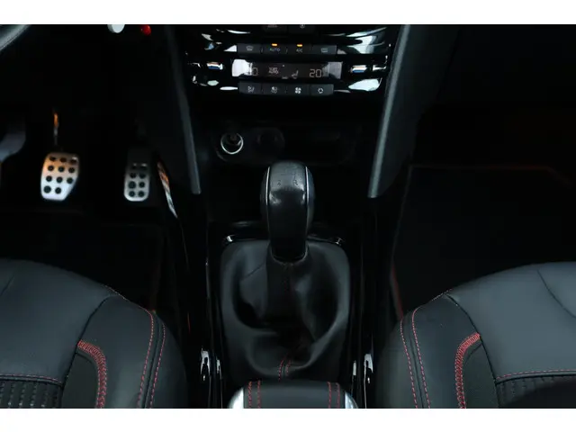 Peugeot 2008 1.2 PureTech GT-line 2018 Benzine 32