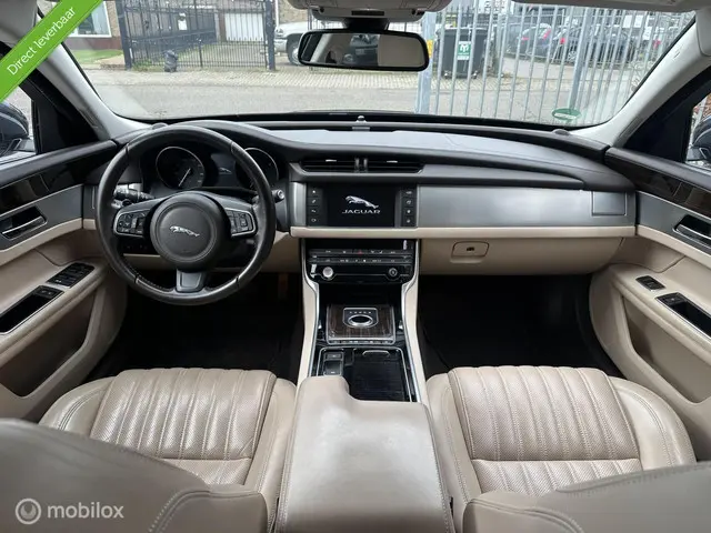 Jaguar XF 2.0d Portfolio 2016 Diesel 13
